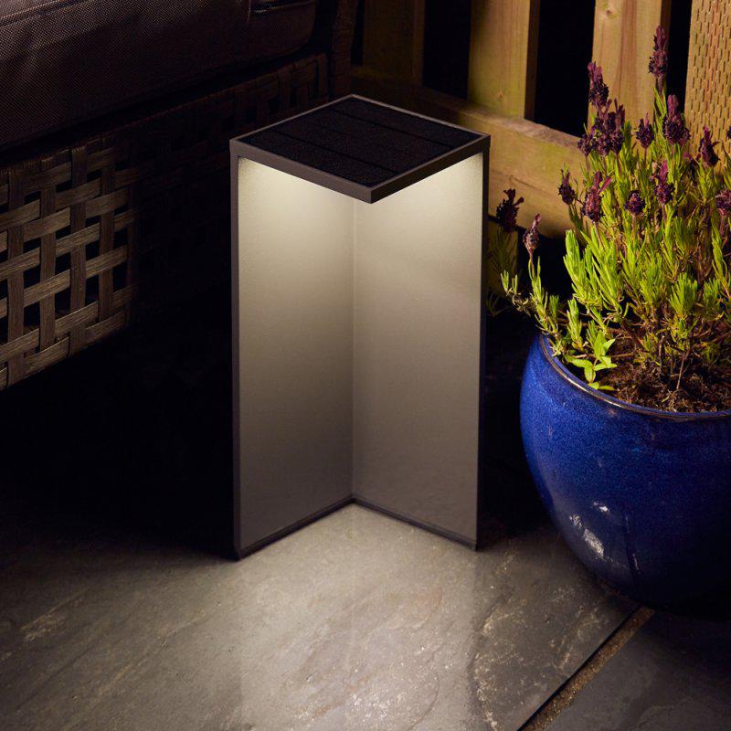 Solární senzorové sloupkové osvětlení SolarCentre Anthralight