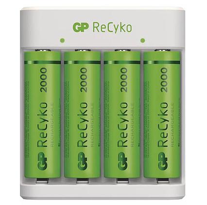 GP nabíjačka batérií Eco E411 + 4AA GP ReCyko 2000
