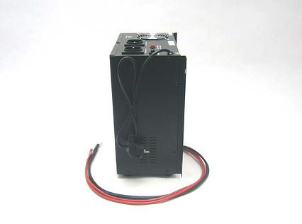 Záložný zdroj ZZ44 12V 230V 700W sínusový závesný