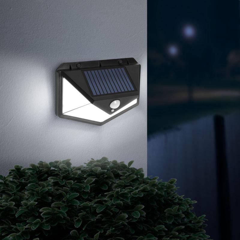 Solárny nástenný reflektor Phenom s pohybovým senzorom 136 LED