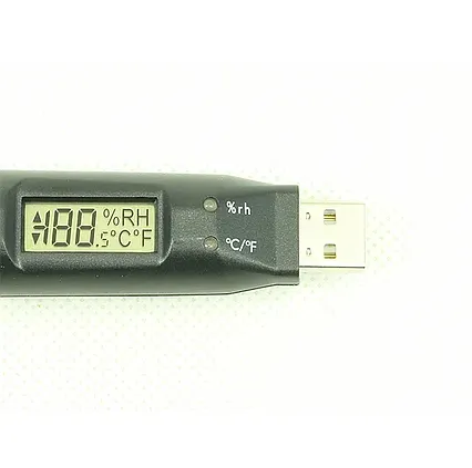 IP67 digitálny záznamník teploty + vlhkosti + displej (datalogger USB) VT05
