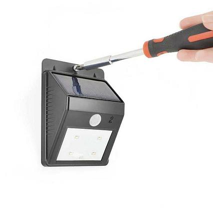 Solárne bezpečnostné LED osvetlenie SolarCentre Eco Wedge XT SS9849 160 Lumenov s pohybovým senzorom